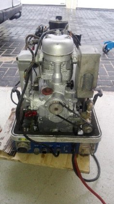 Zwarte en bruine stukjes in het spoelwater