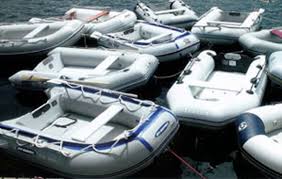 Voet in een veel te kleine schoen