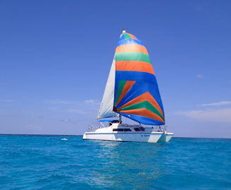 Benjamin onder zeil.